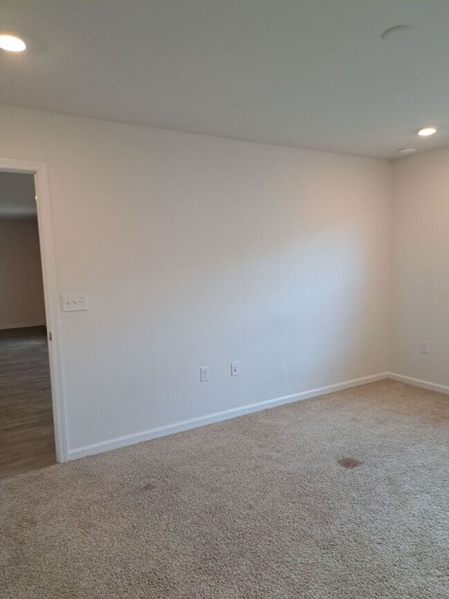 Building Photo - 4012 Millicent Ln