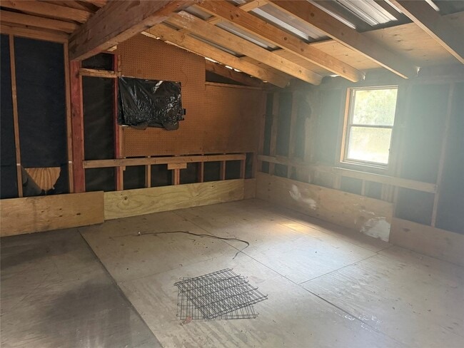 Building Photo - 16423 Stinson Ln