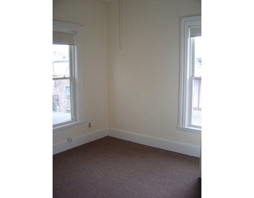 Building Photo - 933 Worcester Rd