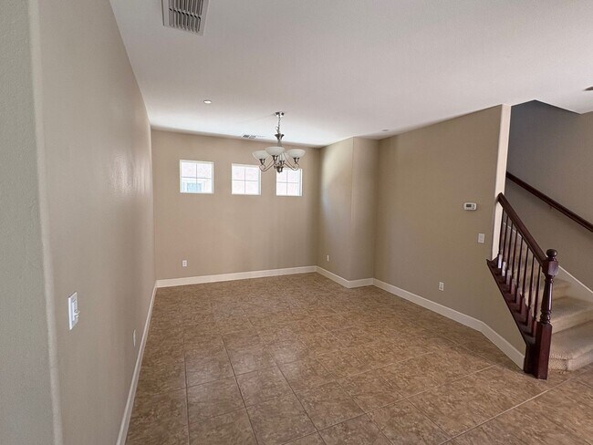 Building Photo - Luxurious home
