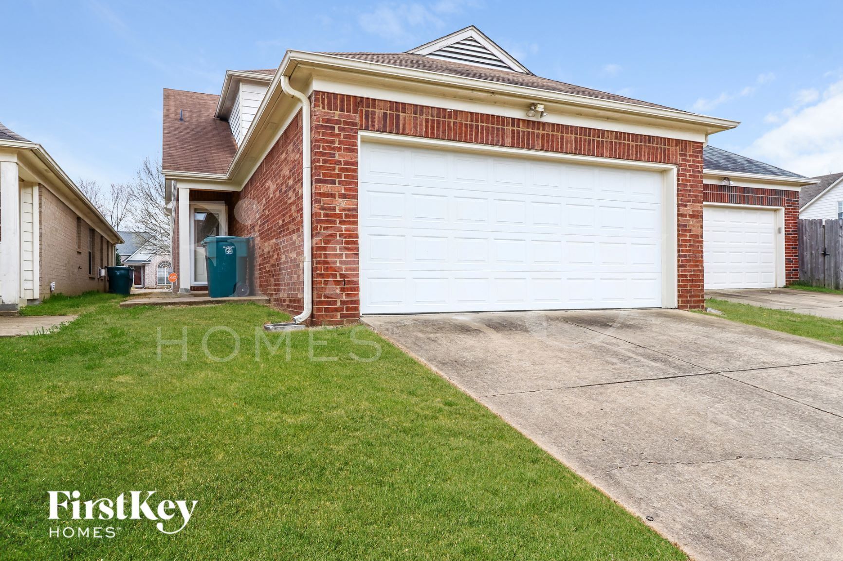 Building Photo - 8558 Shady Elm Dr