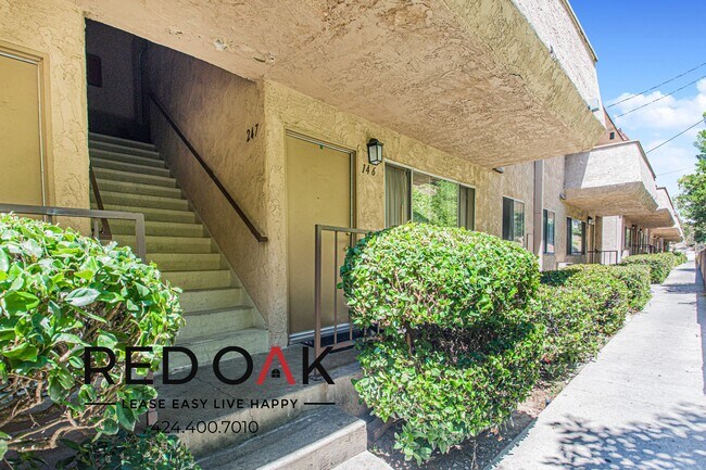 Building Photo - 821 N Wilcox Ave