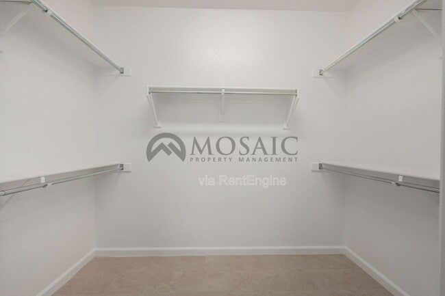 Building Photo - 1245 E Waterview Pl
