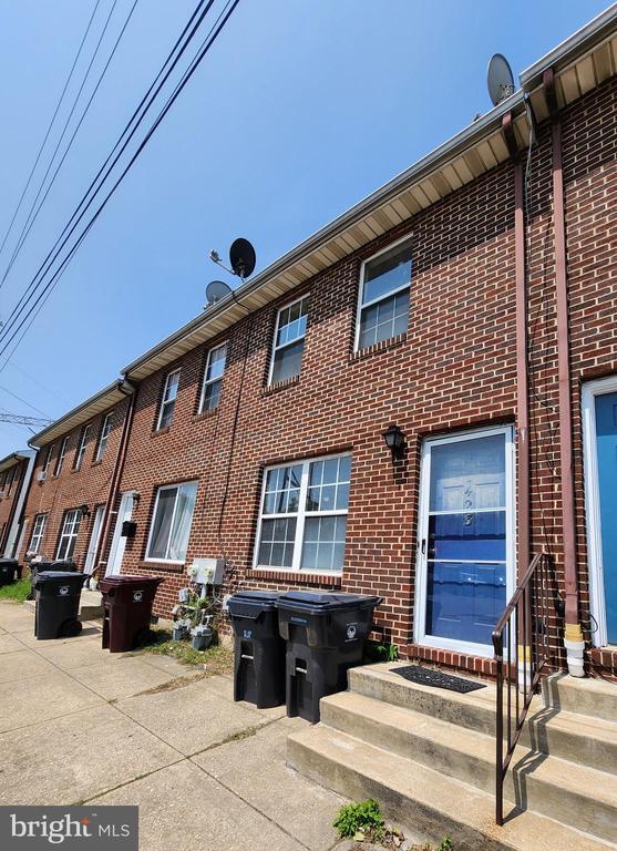 Building Photo - 423 N Church St