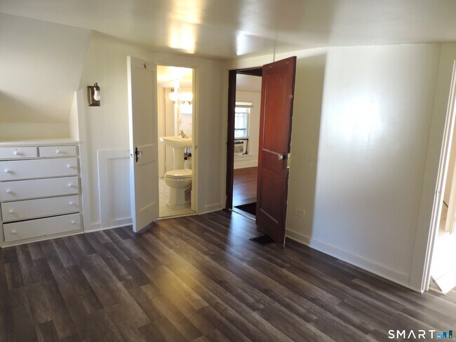 Building Photo - 13 Reynolds Rd