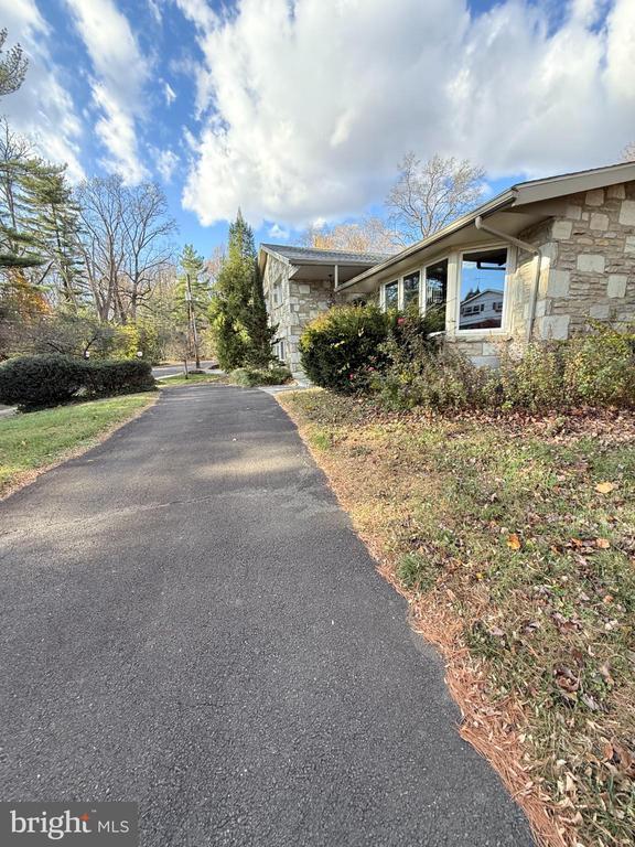 Building Photo - 7201 Orwell Rd