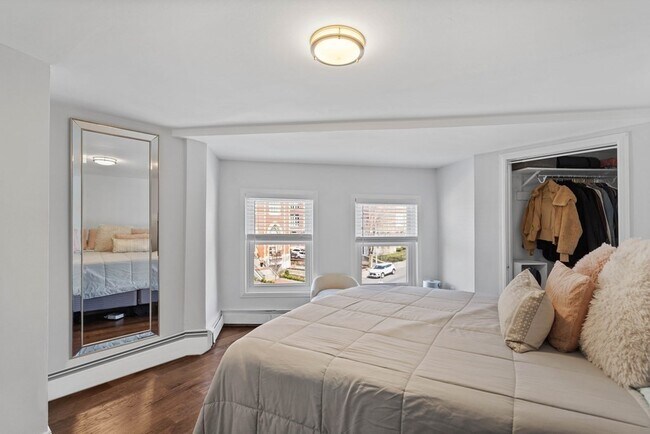 Building Photo - 1 Telegraph St