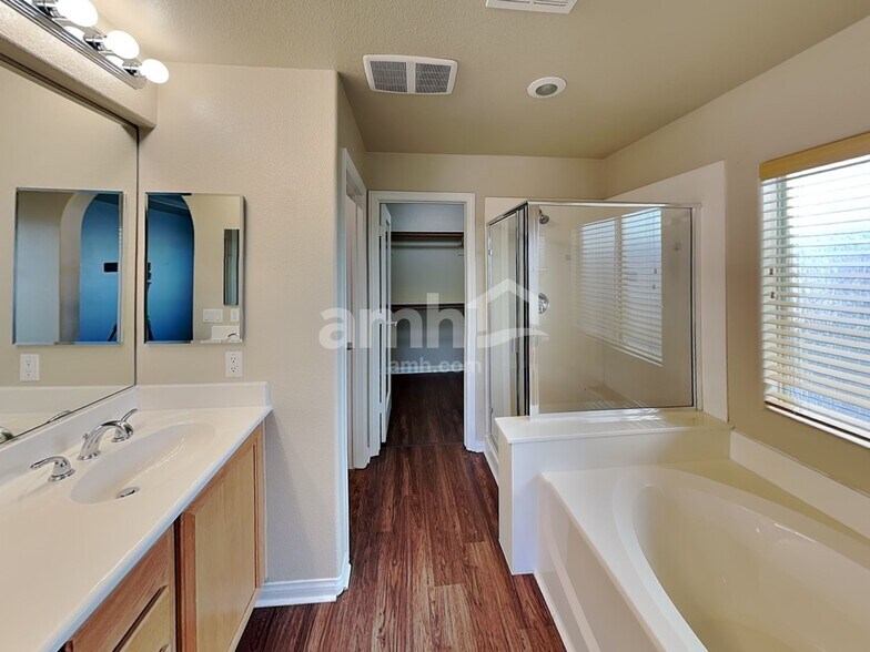 Building Photo - 8920 Bonneville Peak Ct