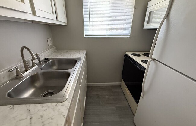 Interior Photo - Lafayette Hills