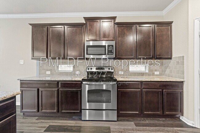 Building Photo - 1624 Medina Ln