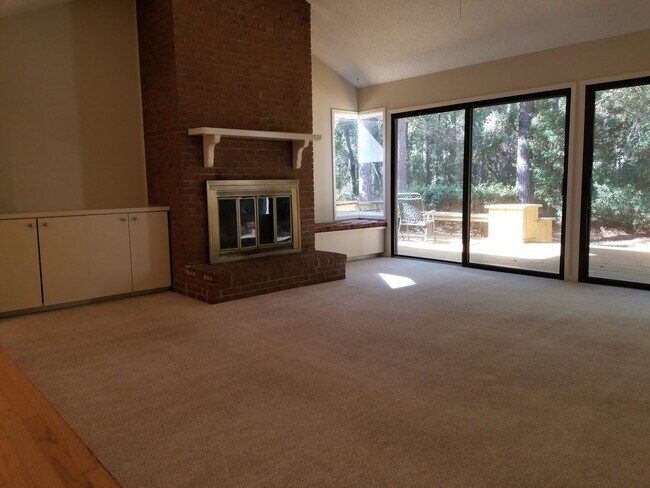 Building Photo - 12 Bobcat Ln