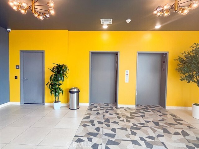 Building Photo - 168 S Monterey St