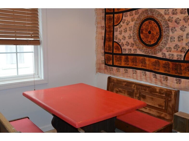 Building Photo - 58 Beech