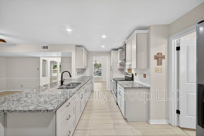 Building Photo - 133 Thomas Edison Dr