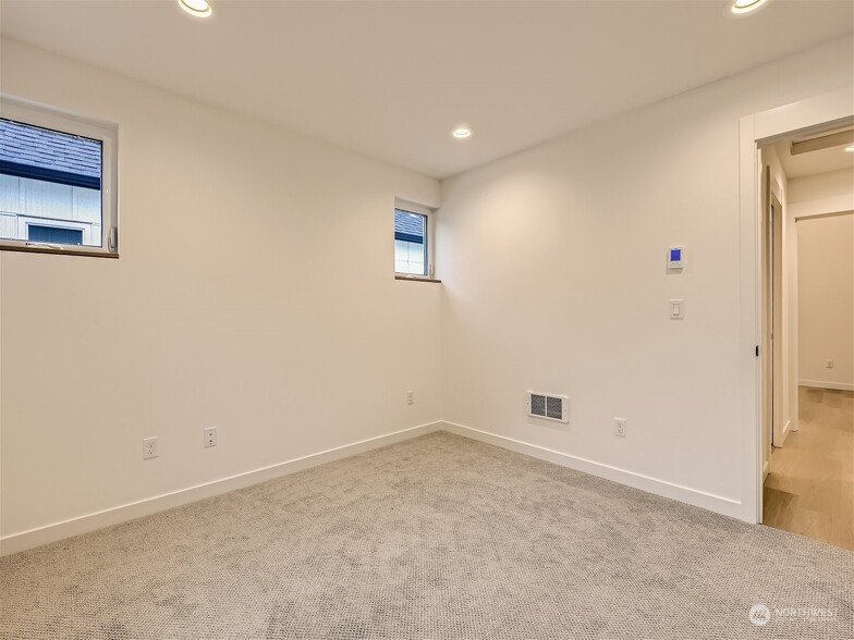Second Bedroom/Office - 10346 Wallingford Ave N