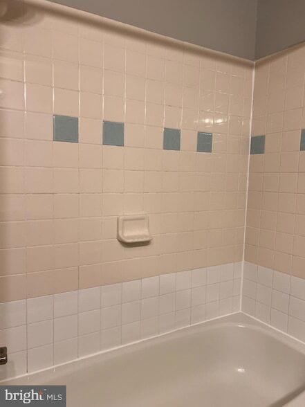 Building Photo - 8104 Willowdale Ct