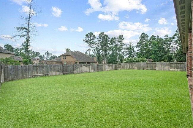 Building Photo - 14108 N Crater Lake Trail