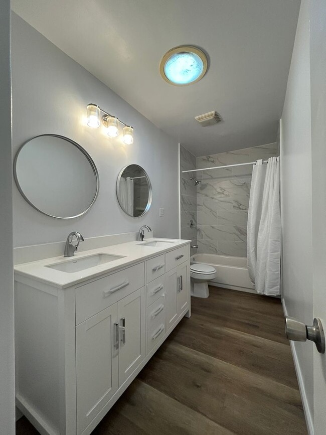 Building Photo - Upgraded 3+2 in Reseda w/solar panels to help lower your utility costs!