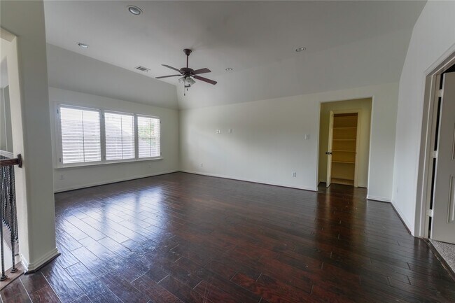 Building Photo - 25411 Springwood Lake Dr