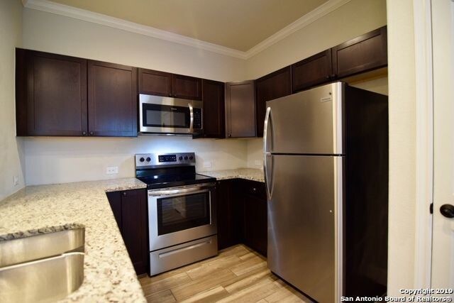 Building Photo - 6419 MELANZANE AVE