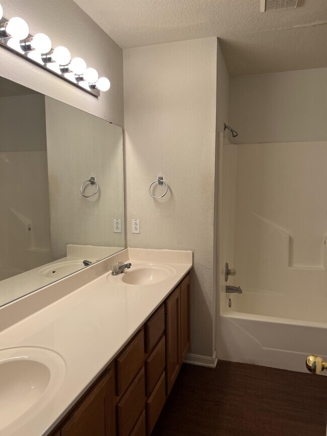 Building Photo - 1751 Rock Hollow Loop