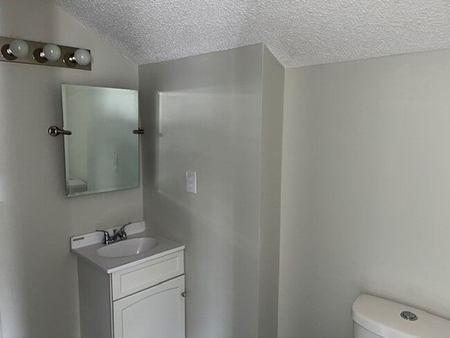 Building Photo - 409 E Campbell Ave