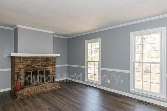 Building Photo - 409 Foxhall Dr