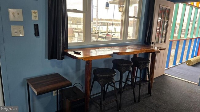 Building Photo - 36 Shore Dr