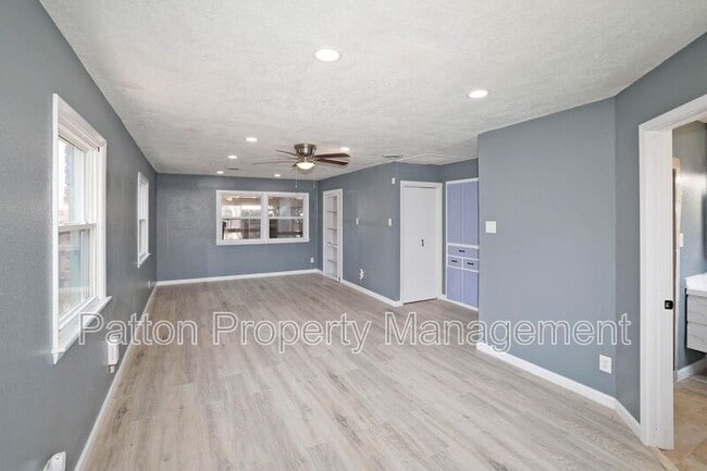 Building Photo - 3304 Janet Dr