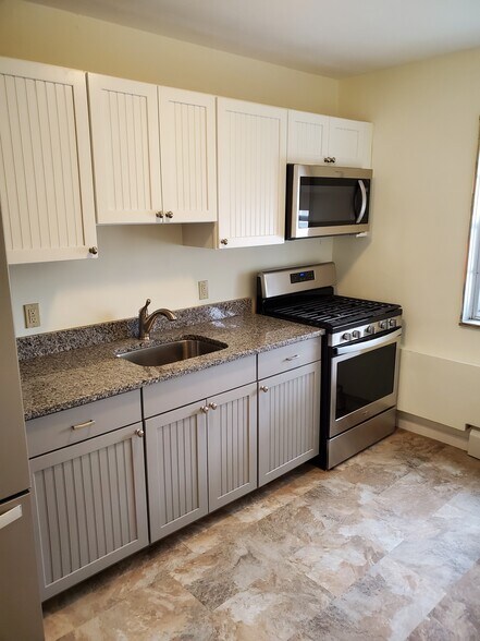 Building Photo - 95 Fairview Dr