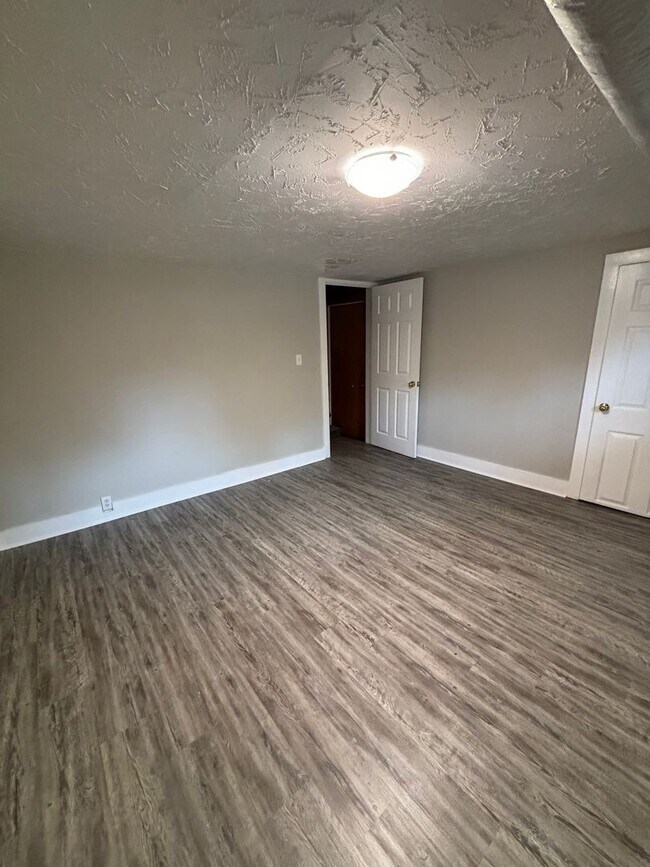 Building Photo - New Chilhowee Event Center Cottage!!