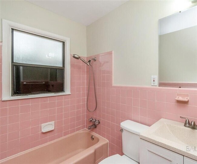 Building Photo - 2655 N Harbor Dr