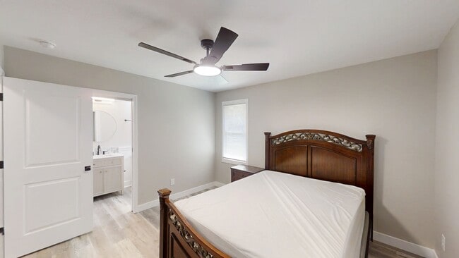 Building Photo - 1022 Oakdale Rd