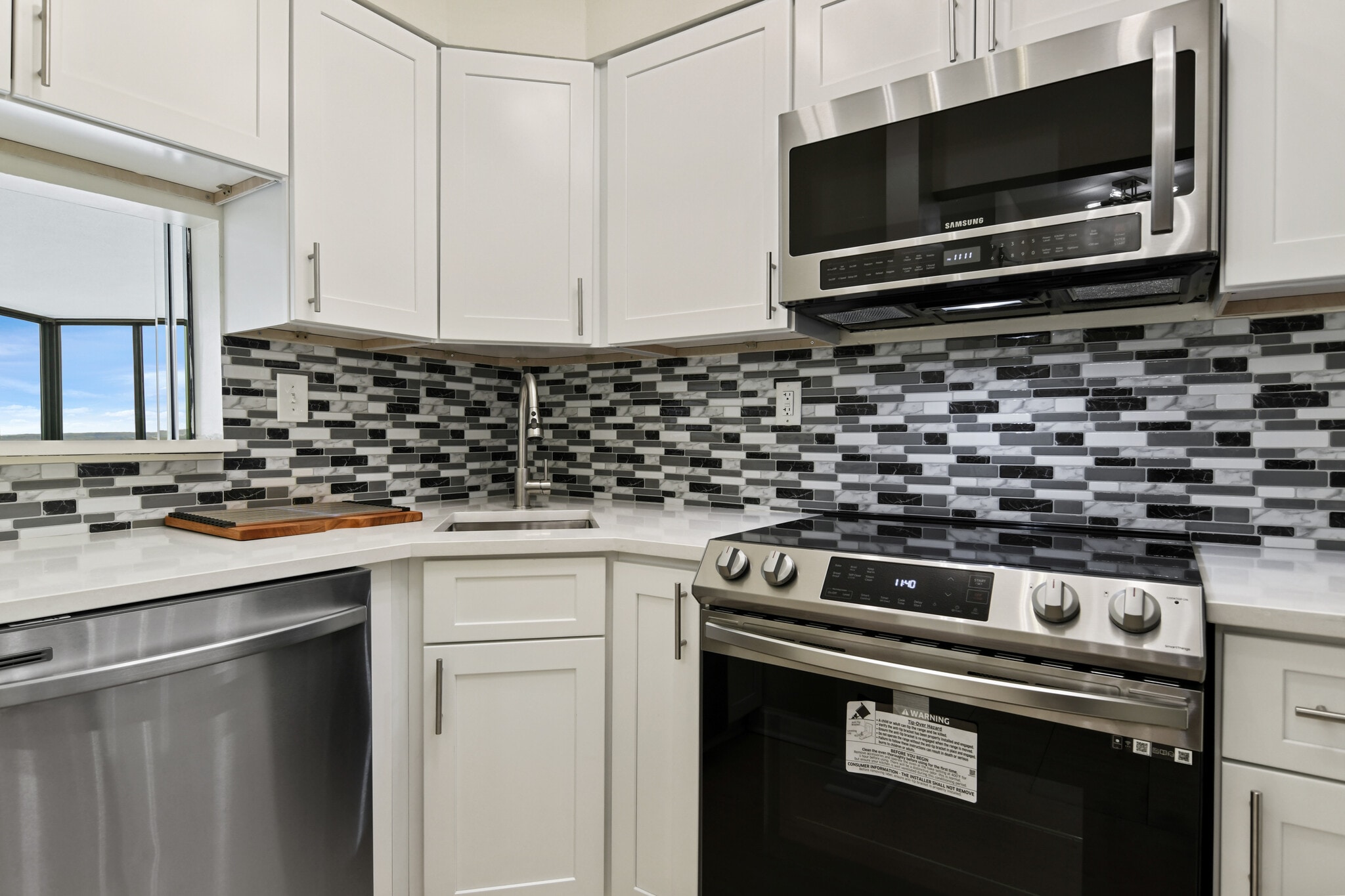 Kitchen - 2870 Pharr Court South NW