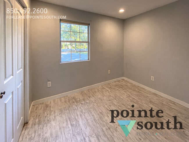 Building Photo - 335 E Canal Dr