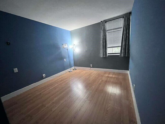 Building Photo - 20441 NE 30th Ave