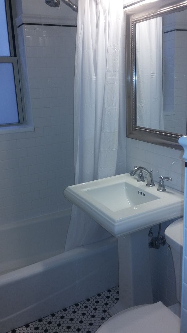 Building Photo - 2317 W Chase Ave