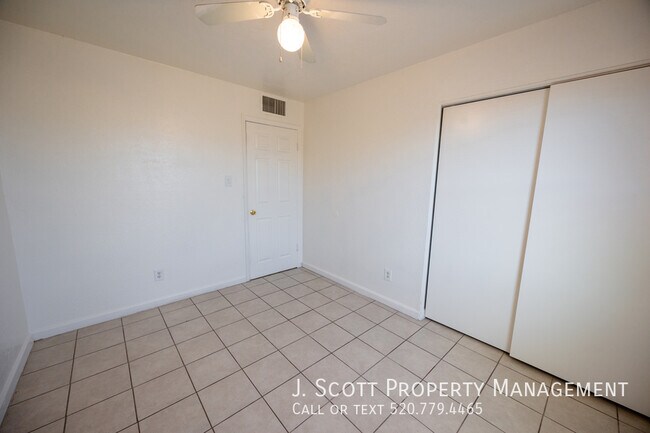 Building Photo - 6134 W Cavalier Dr