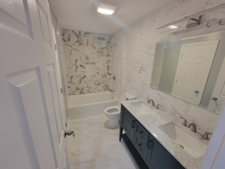 Building Photo - 33 Hamilton St