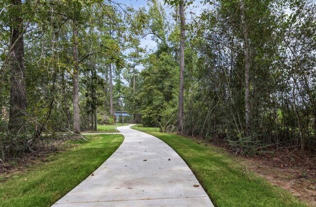 Building Photo - 102 Cedar Elm Ct