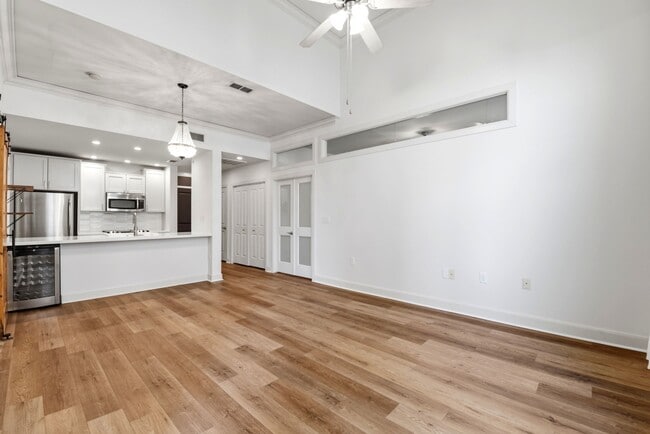 Building Photo - 1010 Rosine St