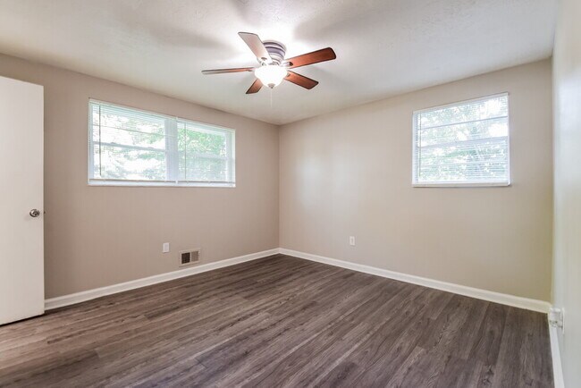 Building Photo - 3938 Windemere Dr