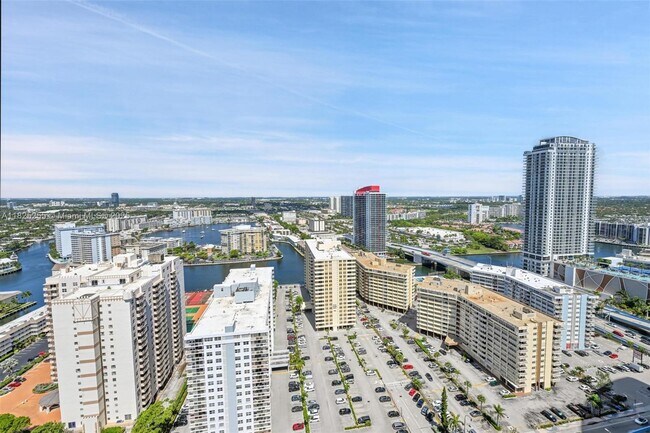 Building Photo - 1850 S Ocean Dr