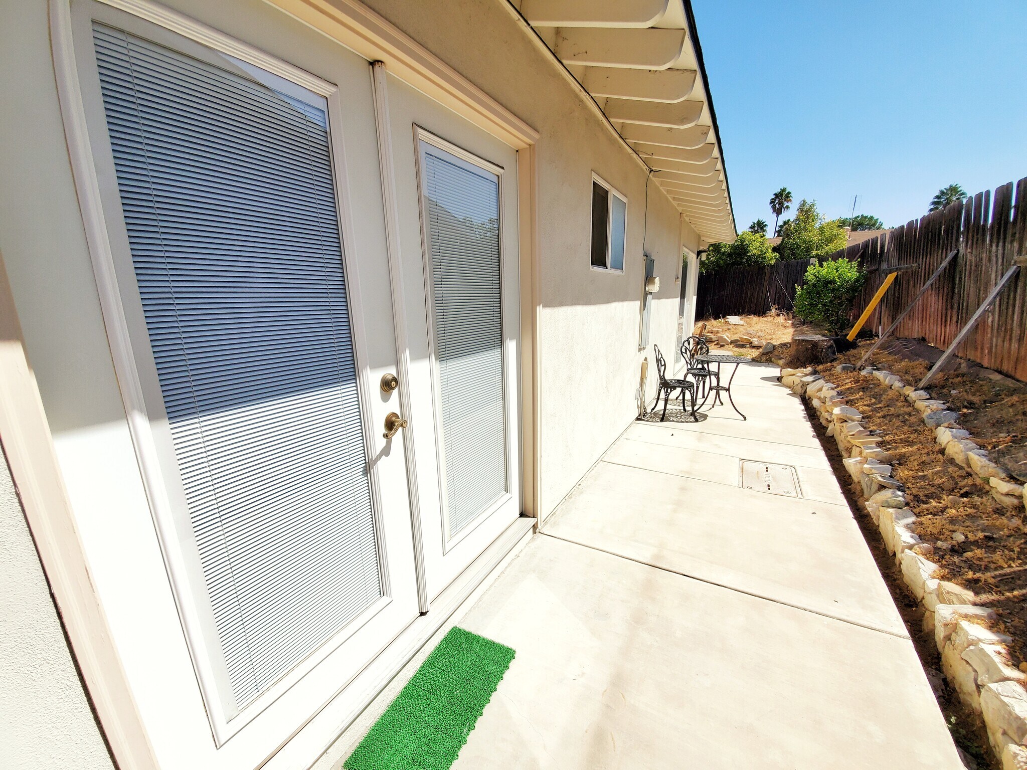 Building Photo - 2206 Deepgrove Ave