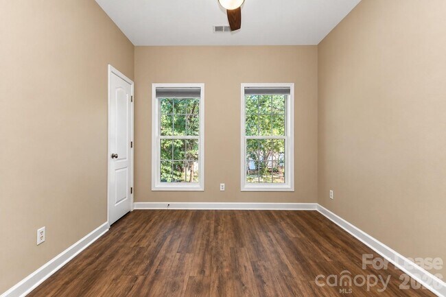Building Photo - 163 Singleton Rd
