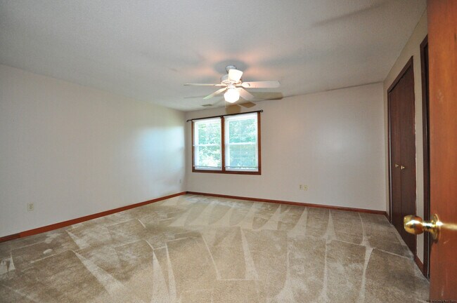 Building Photo - 3 St Marc Cir
