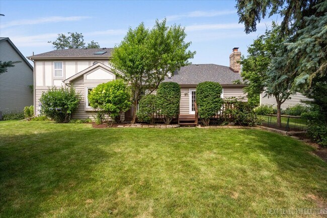 Building Photo - 2802 Wedgewood Dr