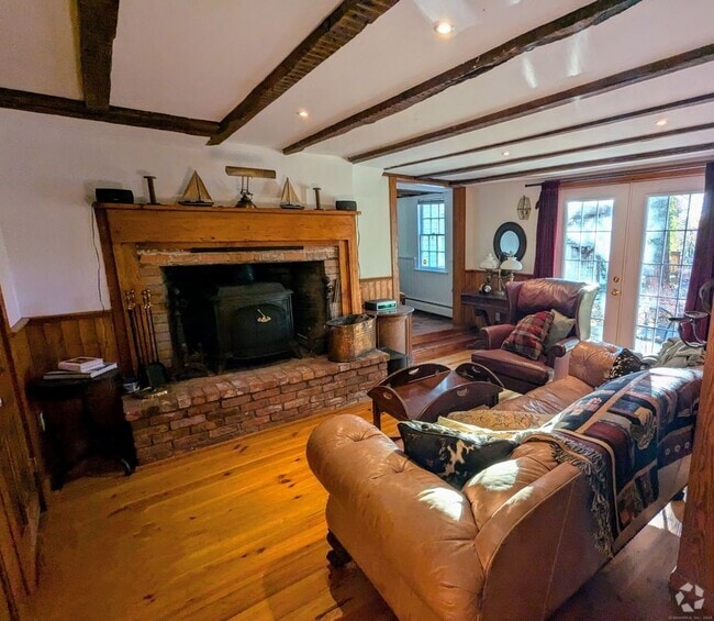 Building Photo - 49 Hollow Tree Ridge Rd