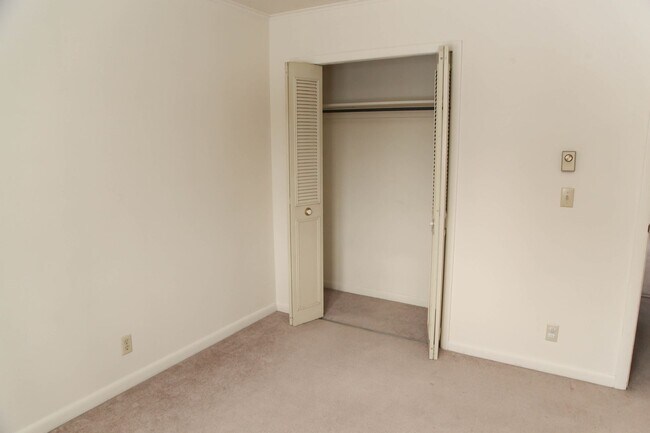 Building Photo - MT311