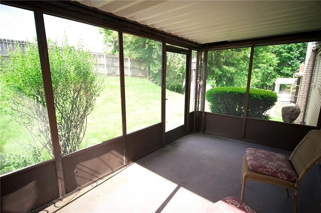 Building Photo - 2312 Perricrest Dr